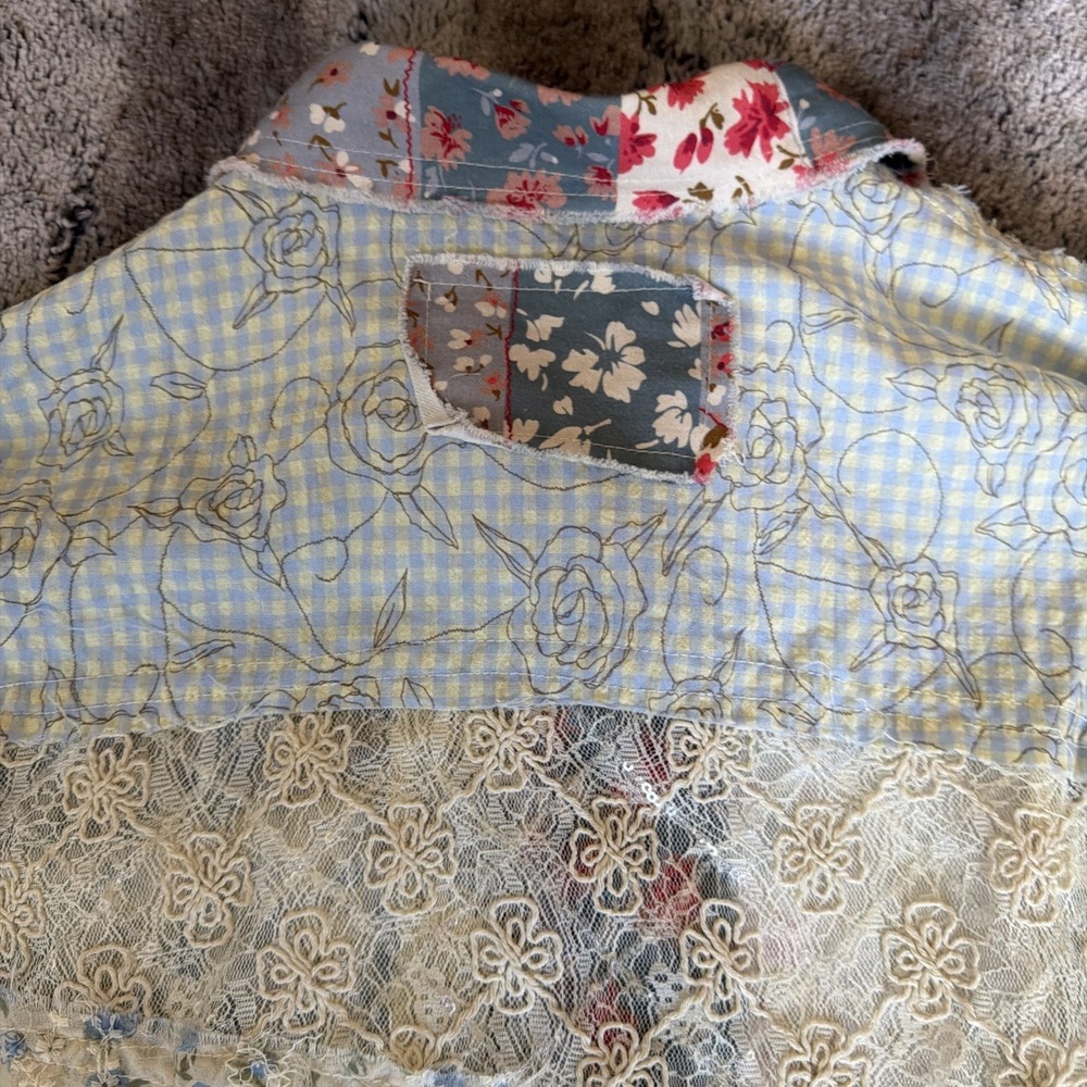 POL Patchwork Lace Sequin Cropped Button Up Shirt… - image 10